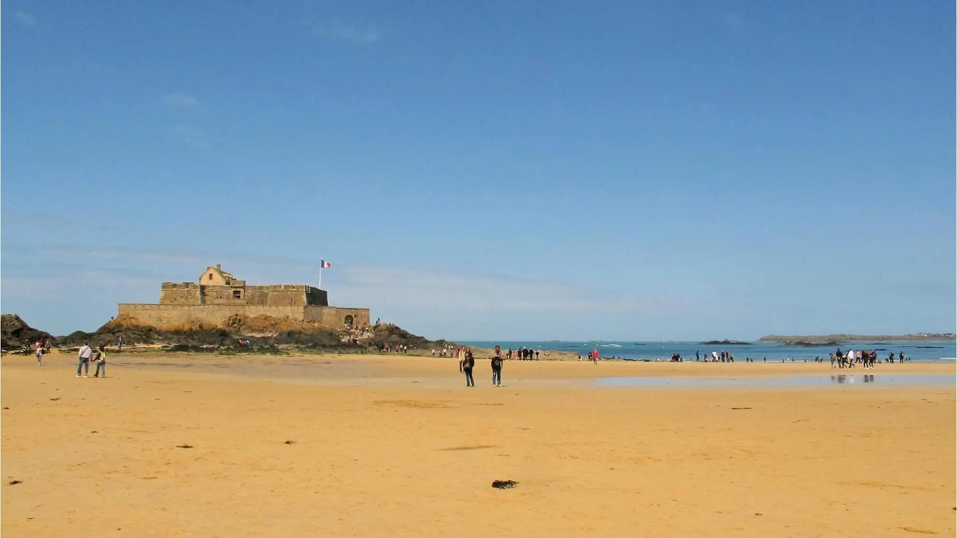 Holiday home 2 Bedroom Cozy Home In Saint Cast Le Guildo