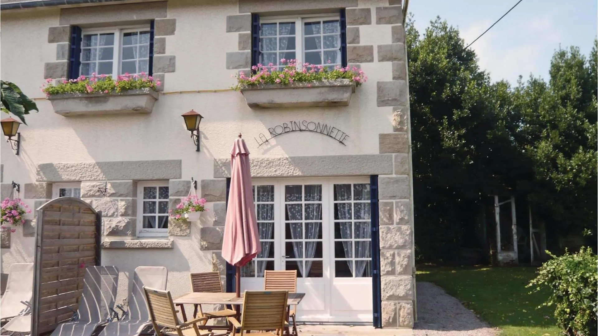 Holiday home 2 Bedroom Cozy Home In Saint Cast Le Guildo